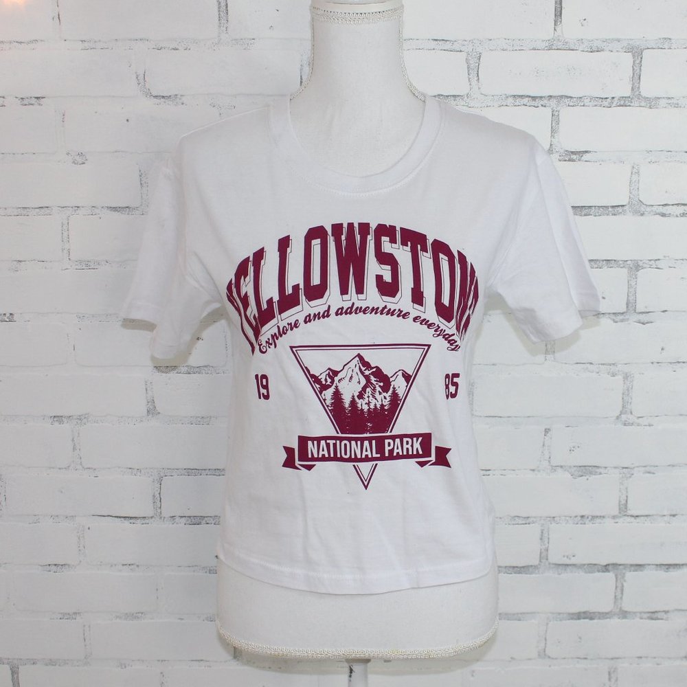 Yellowstone National Park Cropped T-shirt (NWOT)